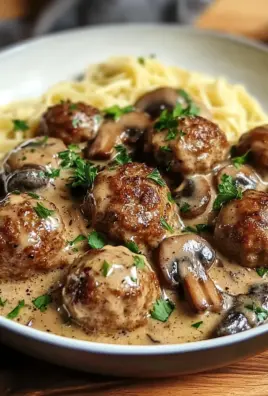 Hackbällchen in Champignon-Rahmsoße