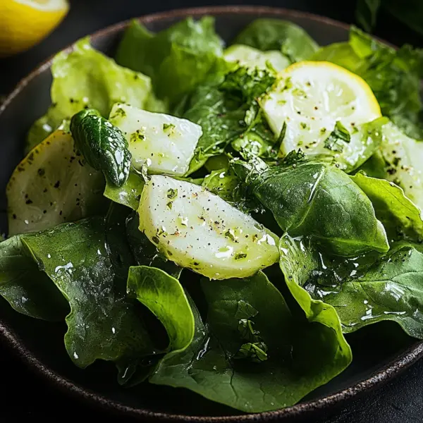 Kopfsalat mit Omas Sahne-Zitronen-Dressing